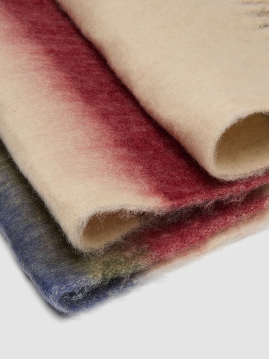 Beige ombr&eacute; scarf with fringes_2