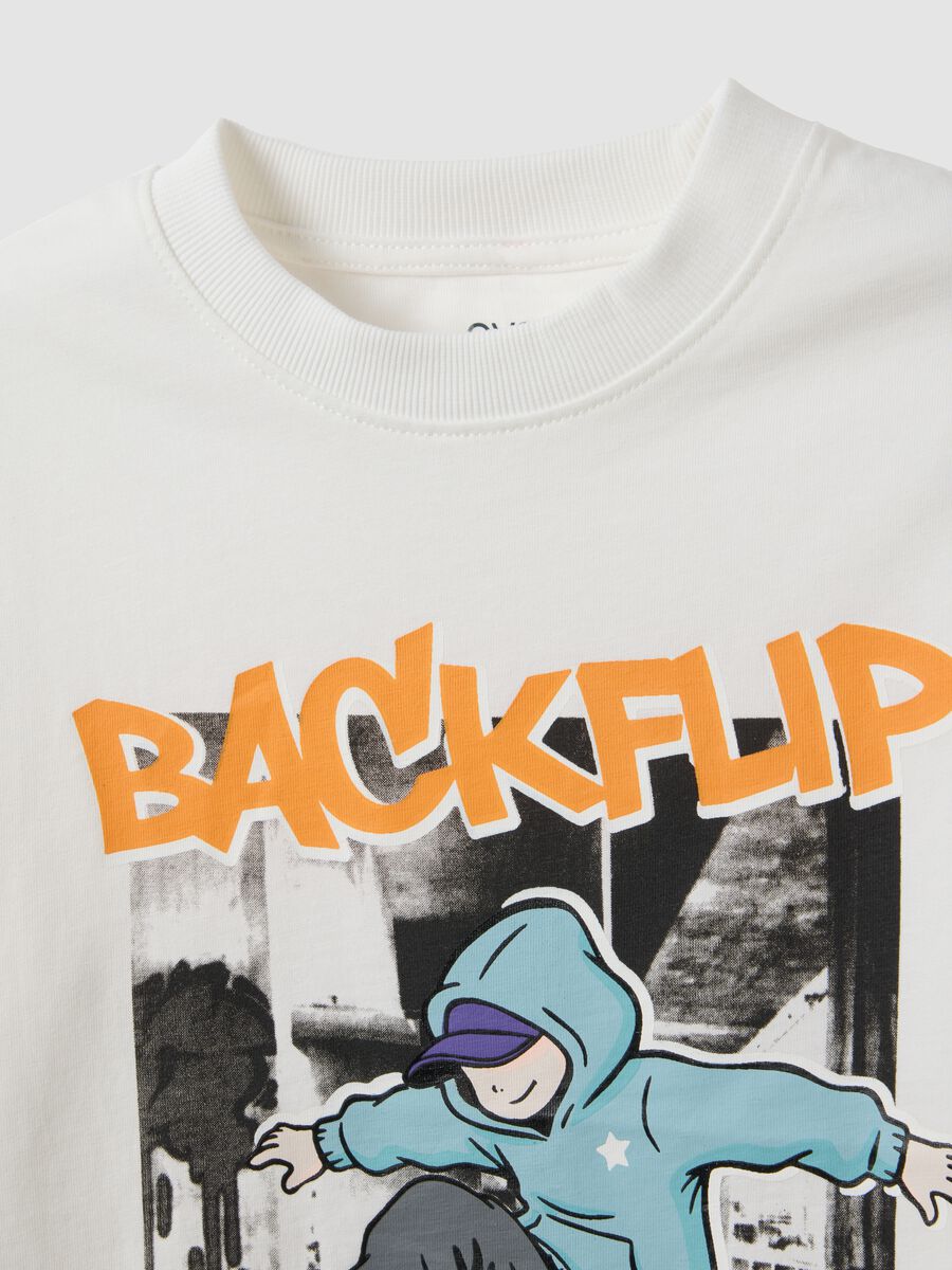 White oversized pure cotton T-shirt with skate print for boys_2