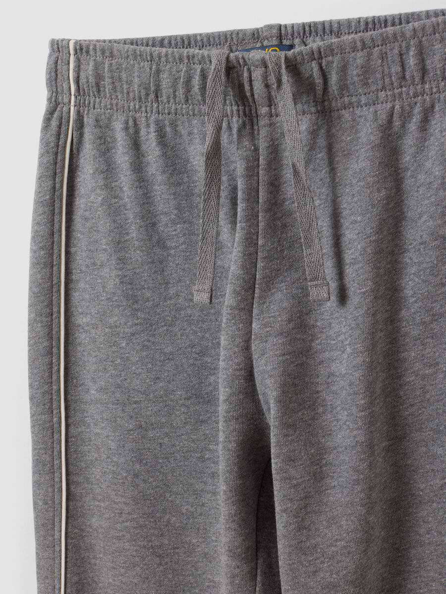 Grey organic cotton comfort-fit joggers for boys_2