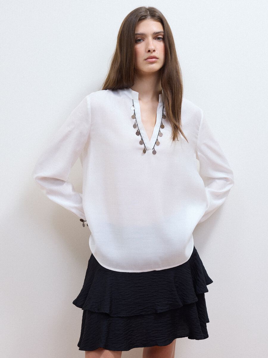 White viscose-blend shirt with charms and V-neck regular fit_2