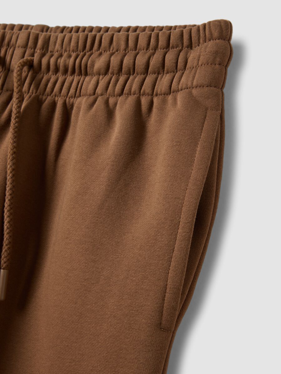 Brown cotton-blend jogger trousers with elasticated waist, regular fit_5