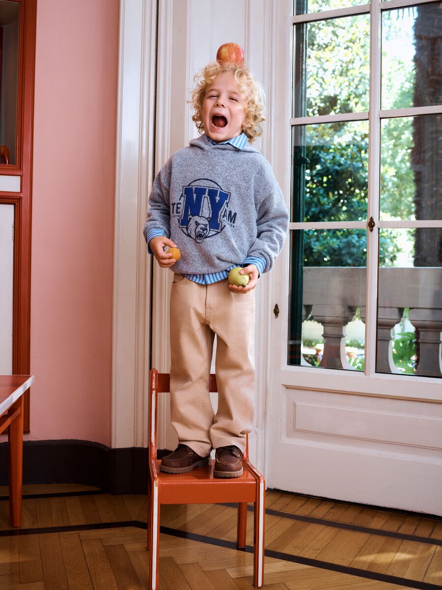 Grey stretch hoodie sweatshirt with print for boys_0