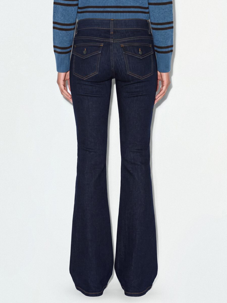 Jeans blu flare in cotone elasticizzato_4