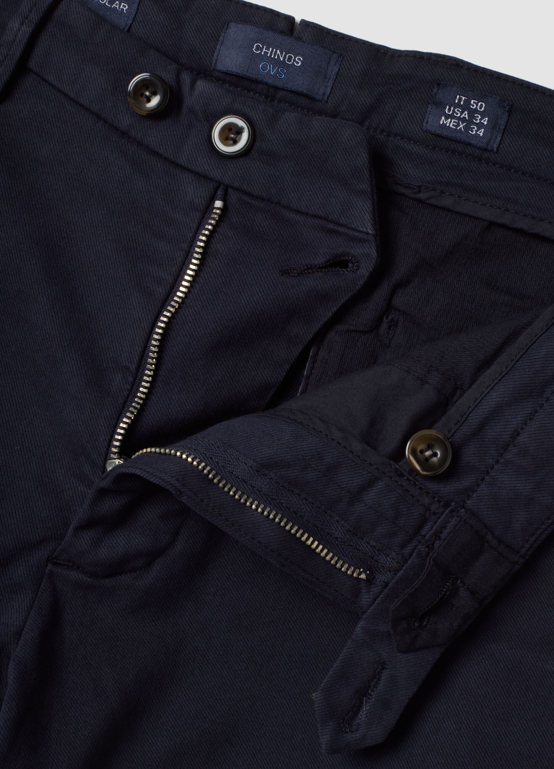 Pantaloni chino blu in cotone e modal elasticizzato