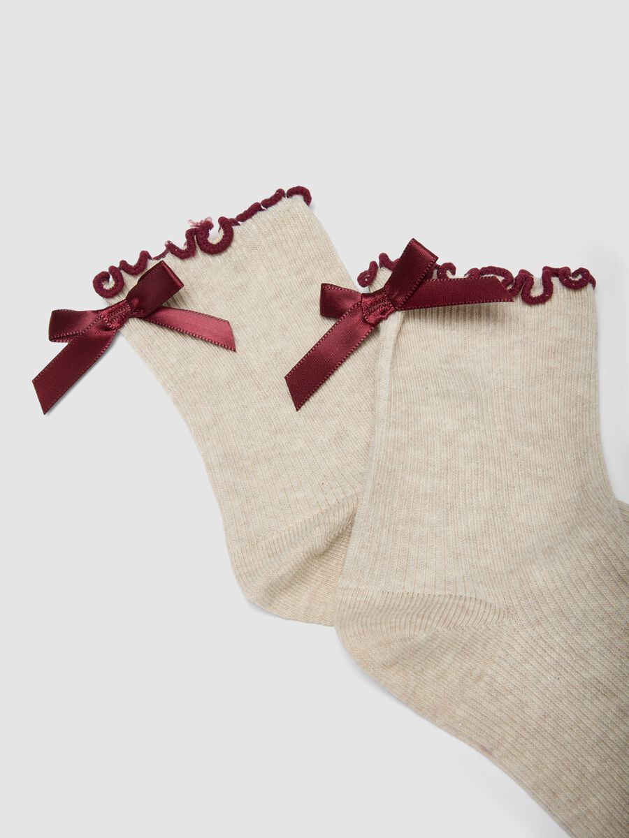 Beige organic cotton-blend socks with bow_1