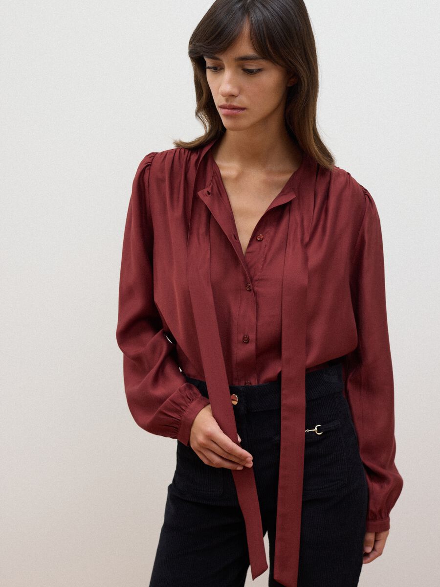 Red viscose-blend shirt with neck tie_1
