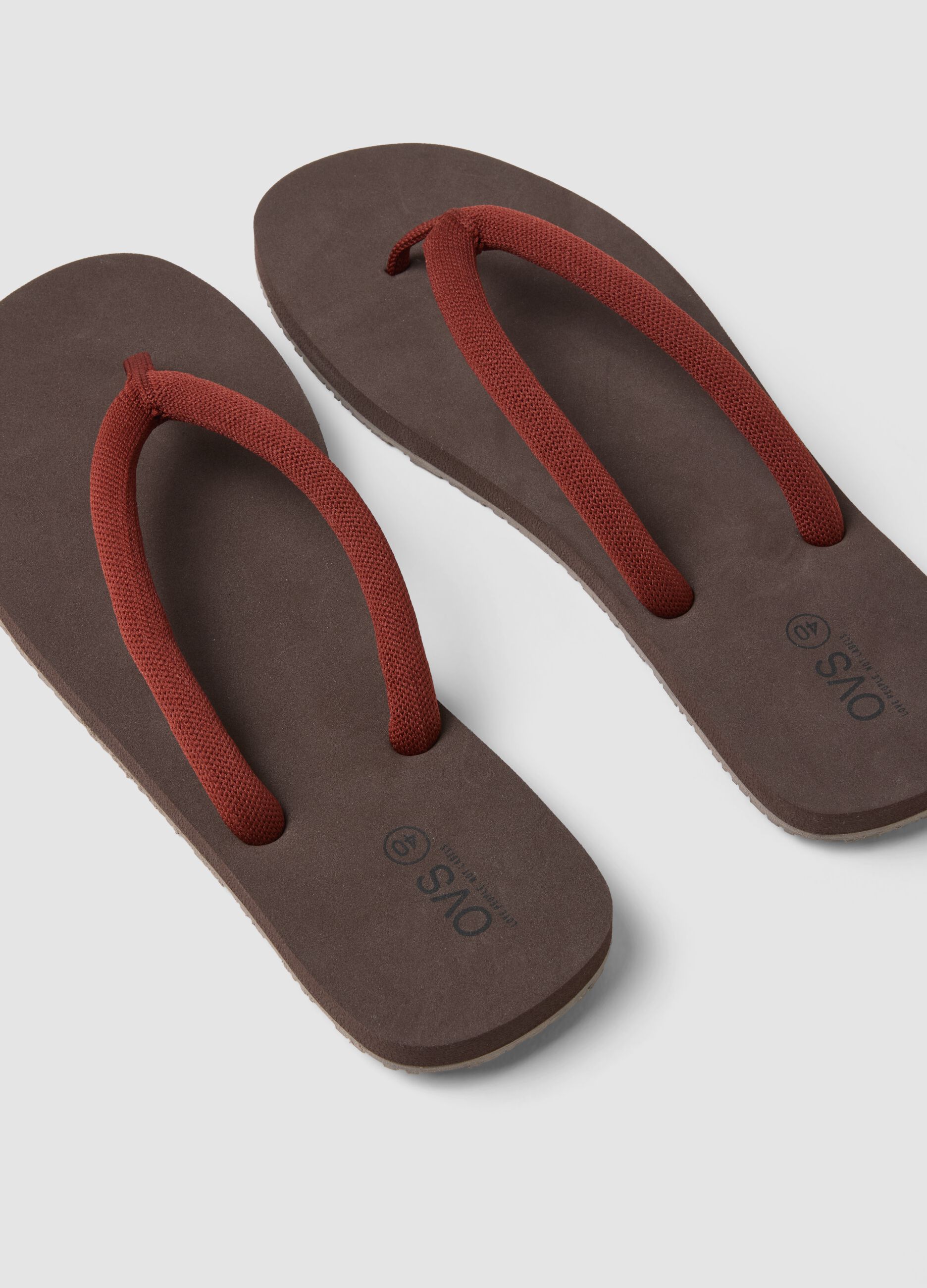 Brown flip-flops with thick straps