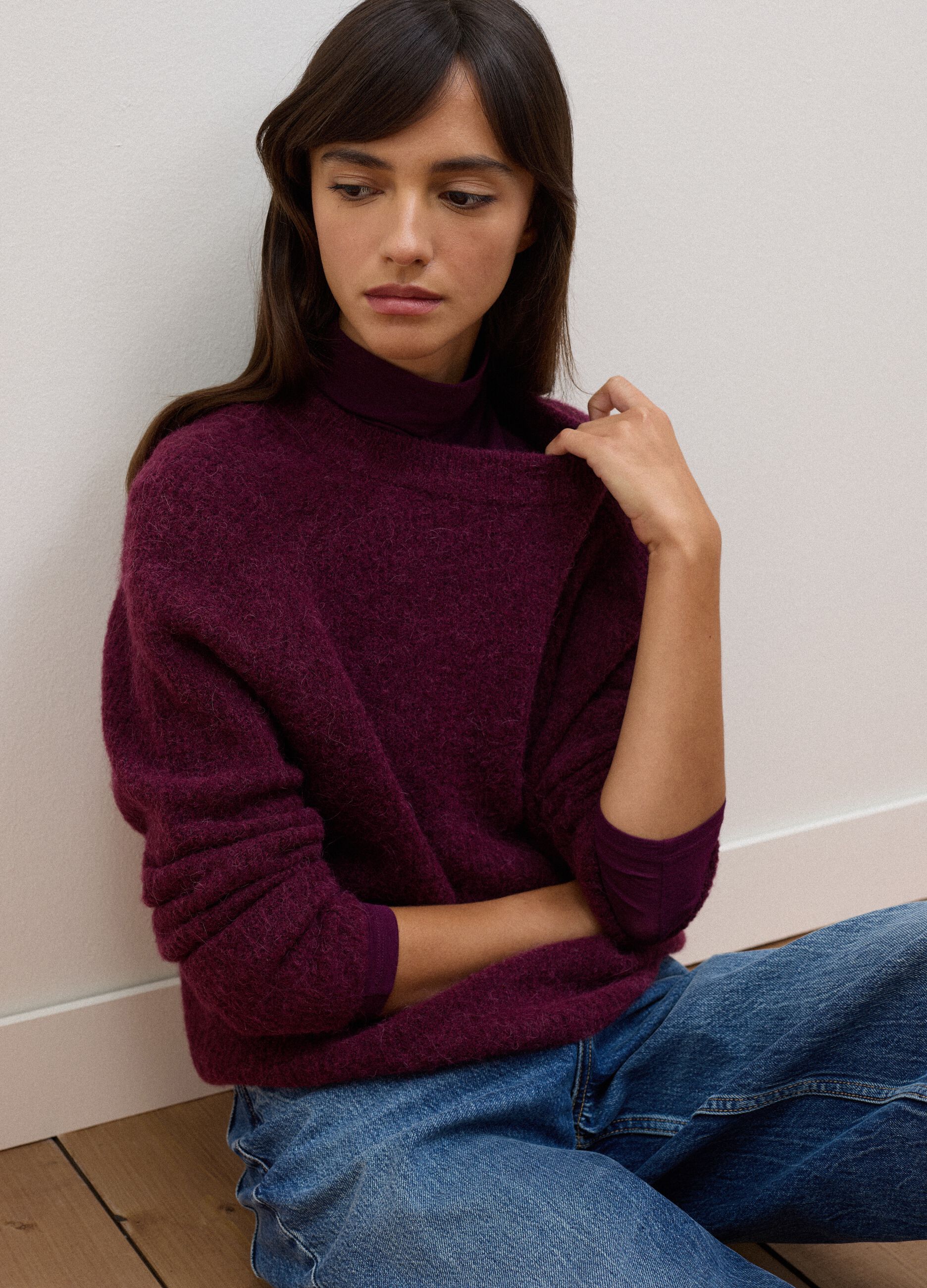Maglia viola in alpaca e lana elasticizzato girocollo