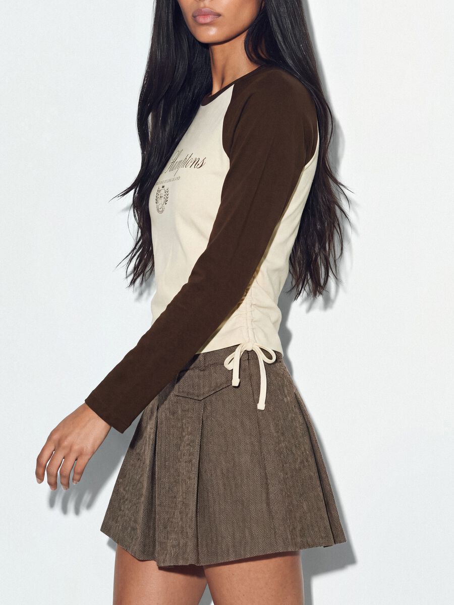 T-shirt beige in cotone elasticizzato con girocollo_1