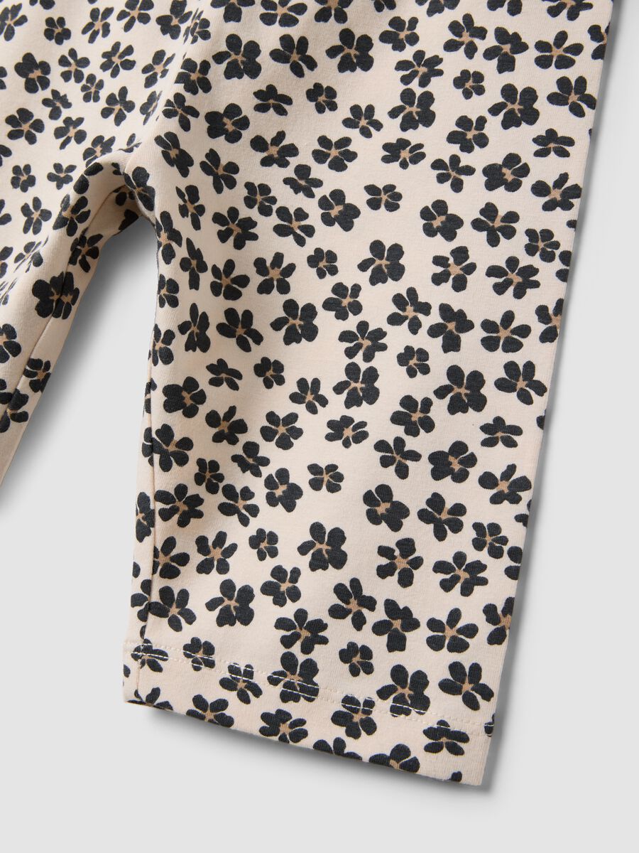 Beige organic cotton shorts with floral print_3