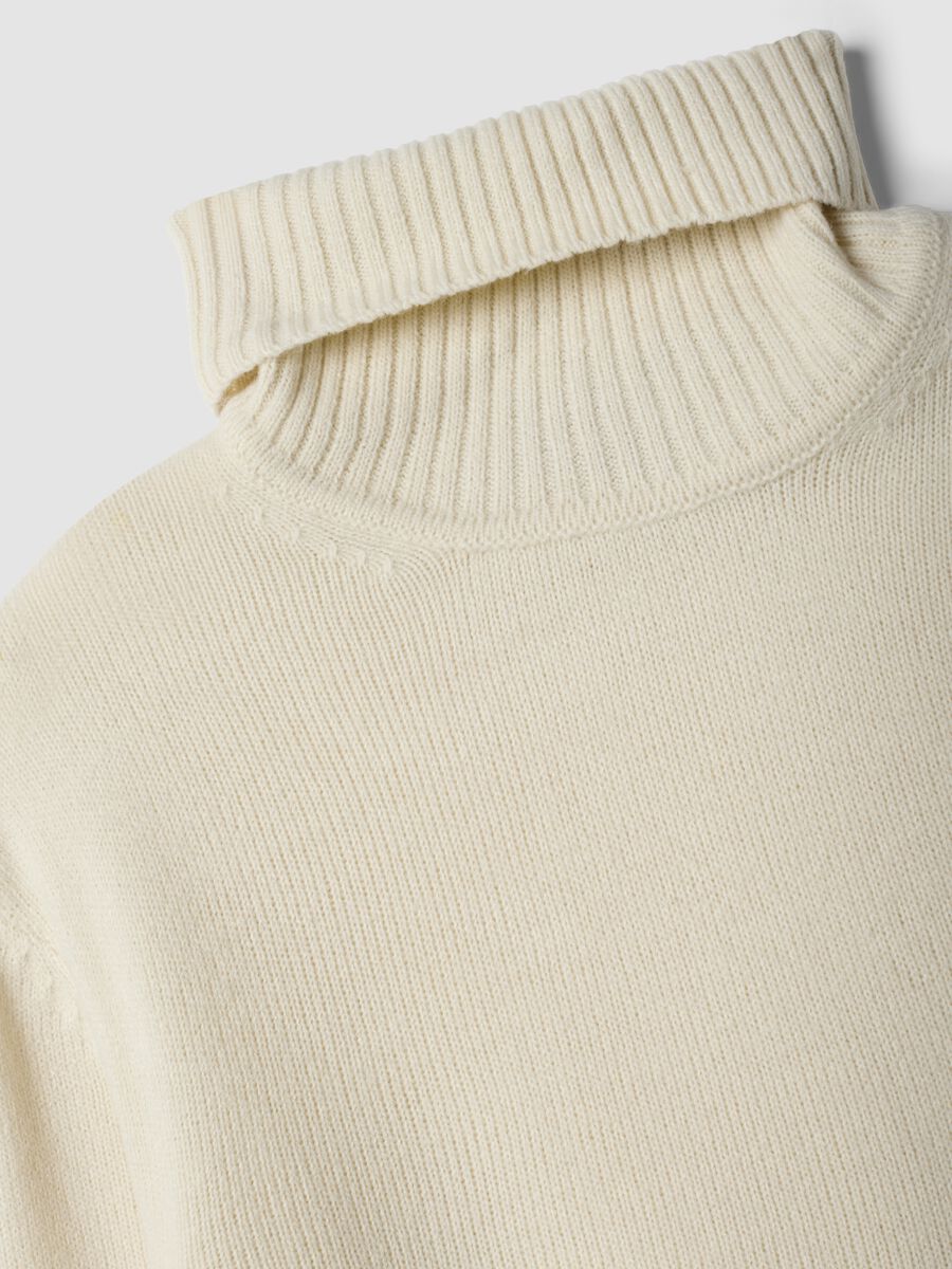 White regular-fit roll-neck top in jersey knit_1