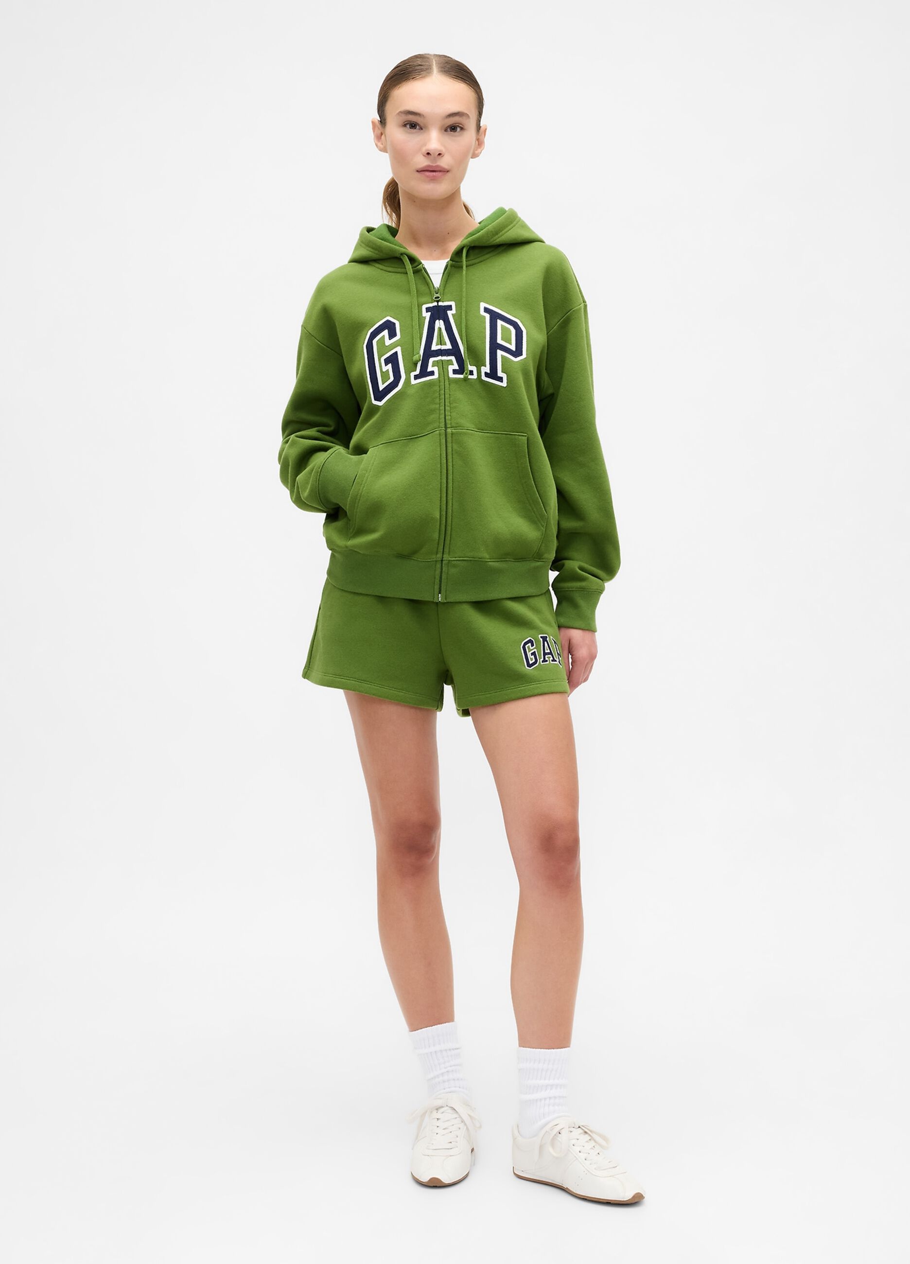 سترة رياضية بسحاب وغطاء رأس وشعار GAP