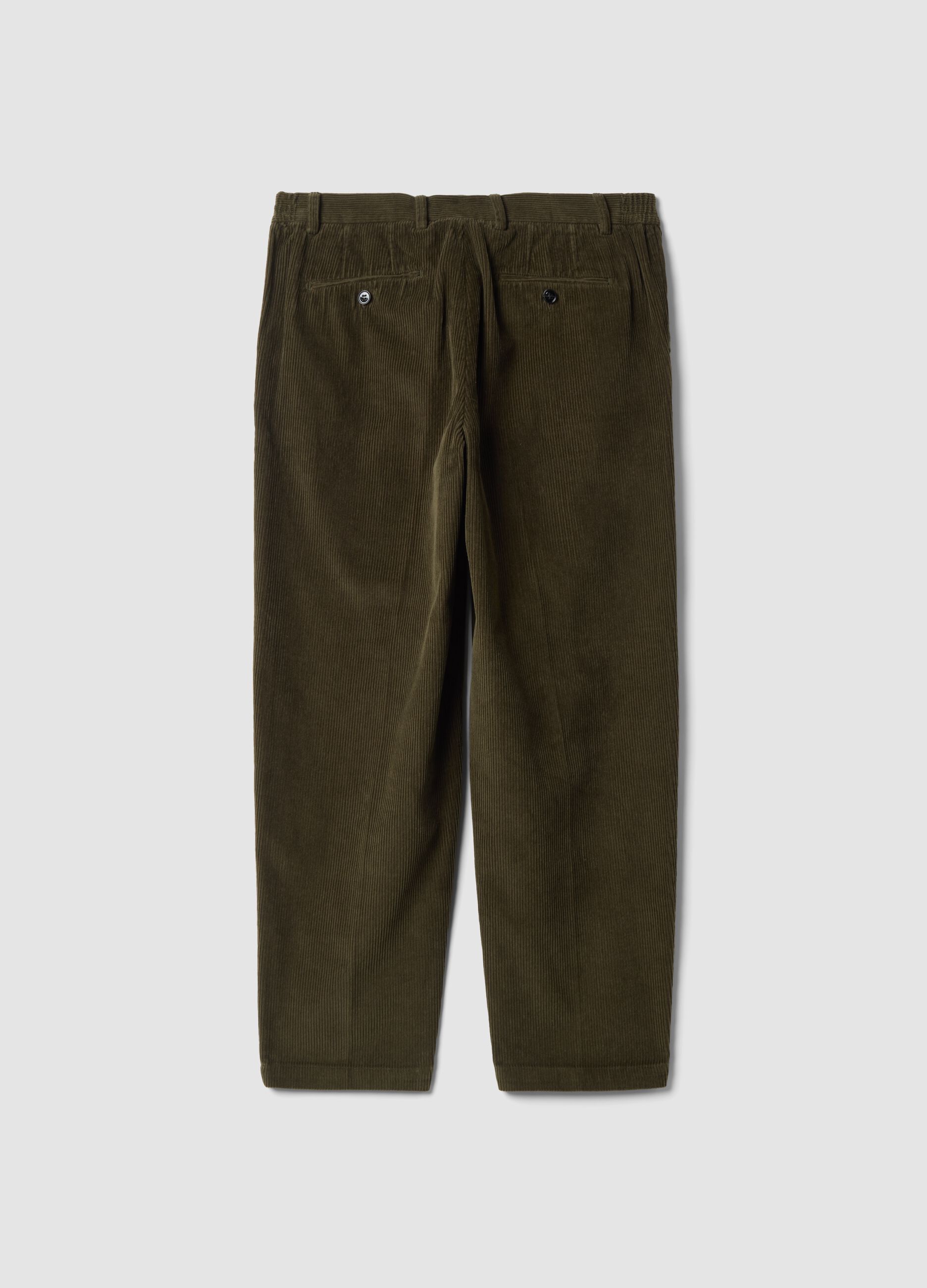 Pantaloni chino verdi in puro cotone a costine