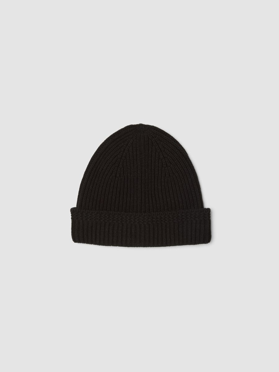 Black ribbed cotton-blend beanie_0