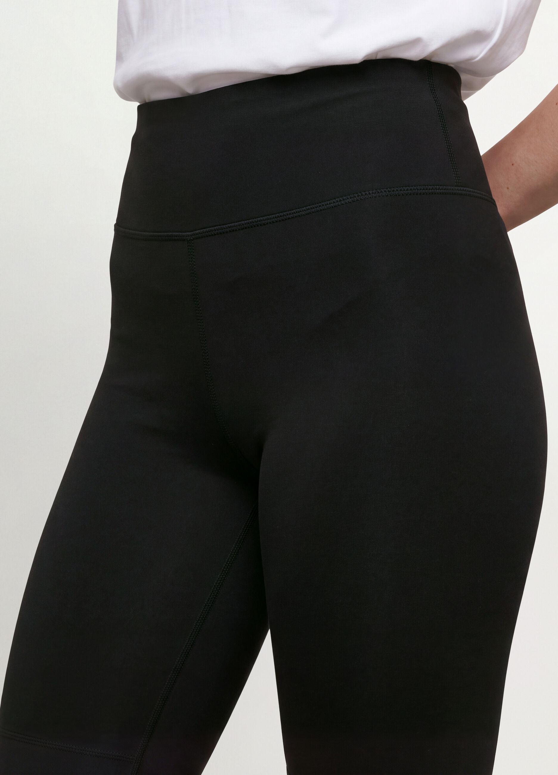 Black stretch cotton slim-fit leggings