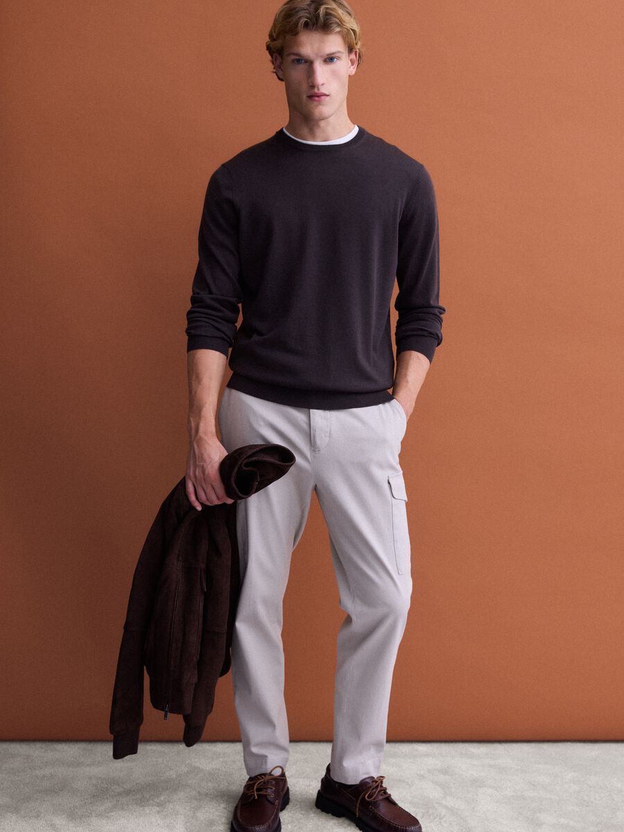 Grey comfort-fit stretch cotton twill cargo trousers_0