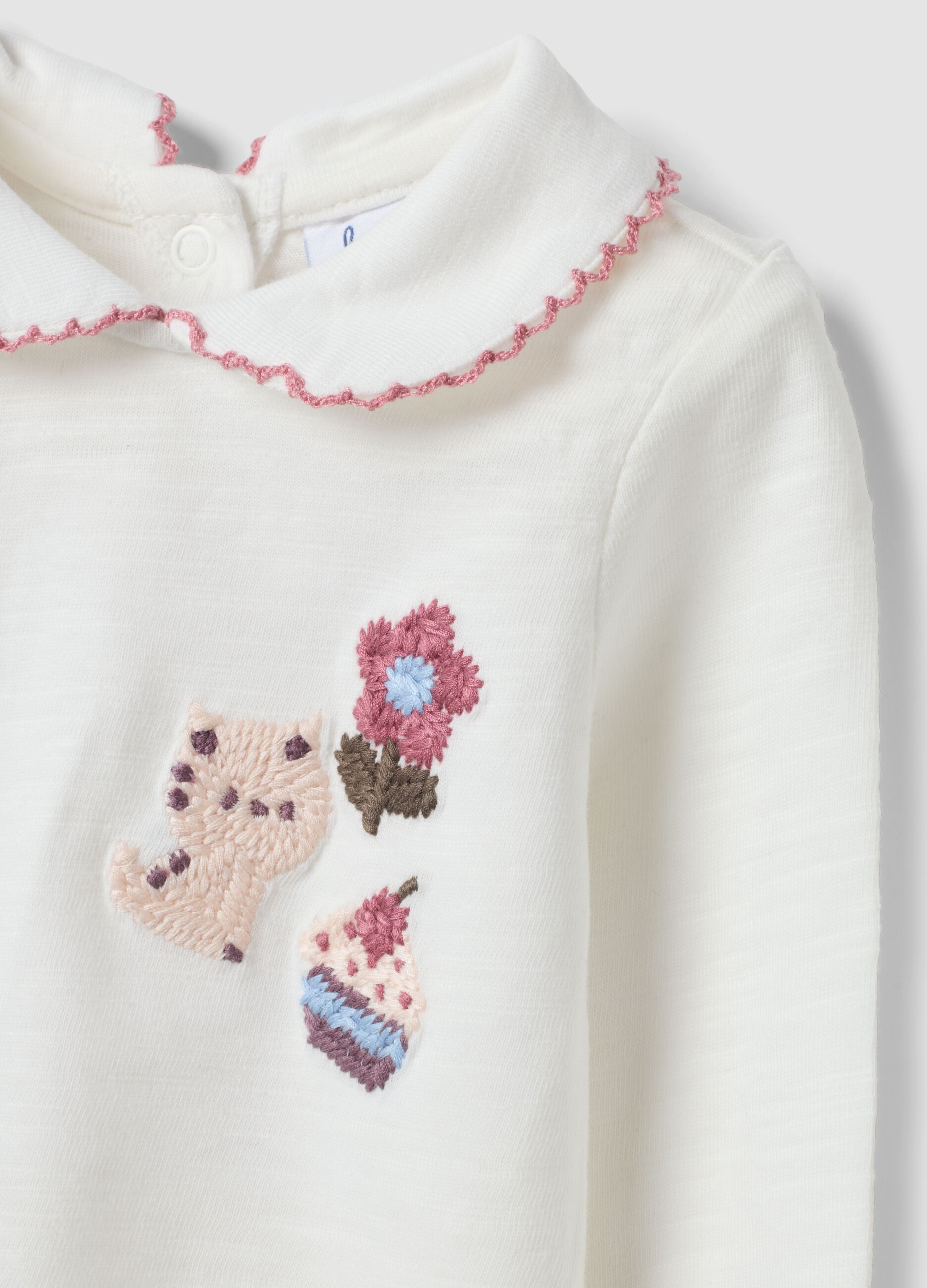 White organic cotton jersey top with embroidery, regular fit