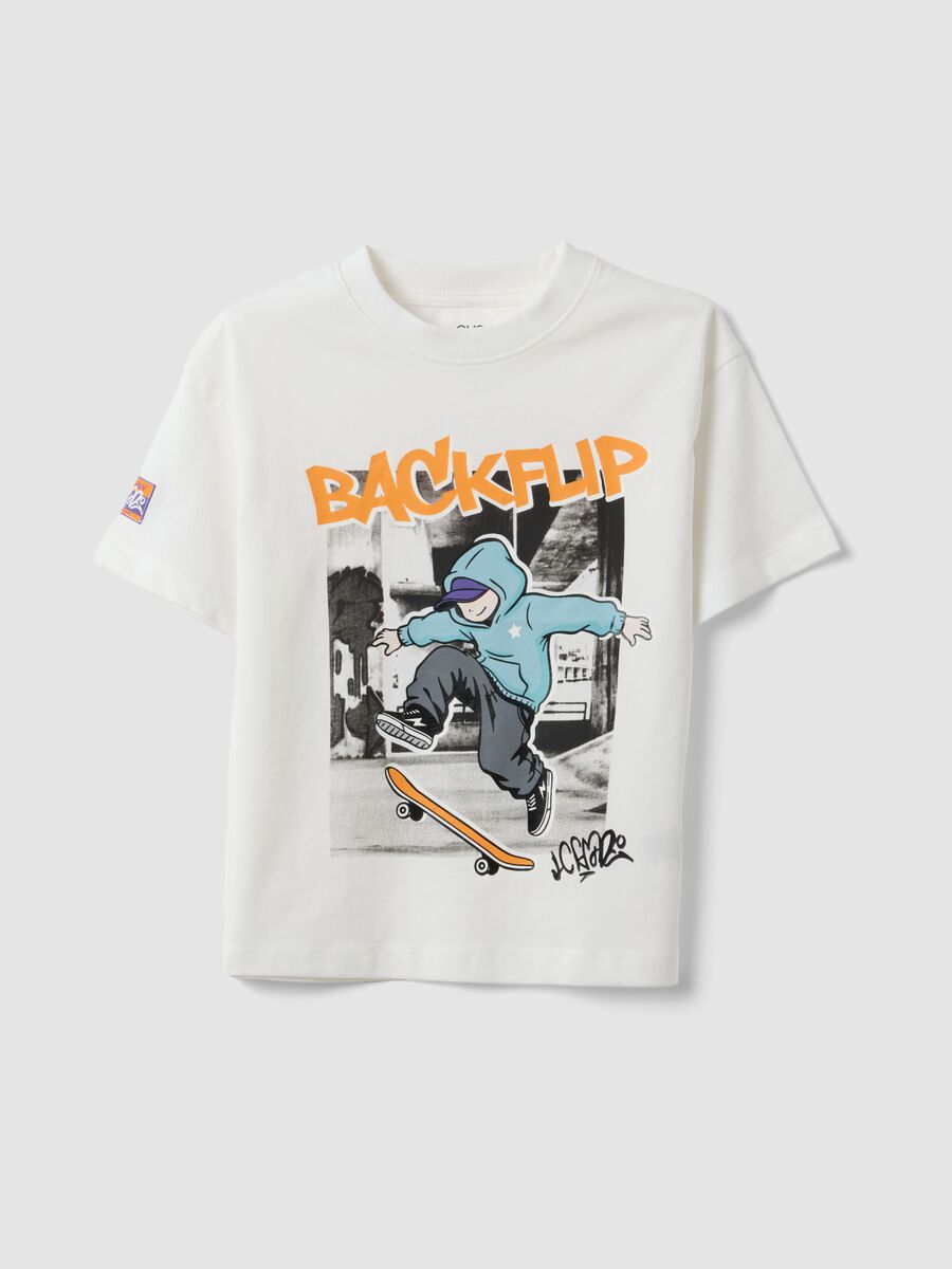 White oversized pure cotton T-shirt with skate print for boys_0