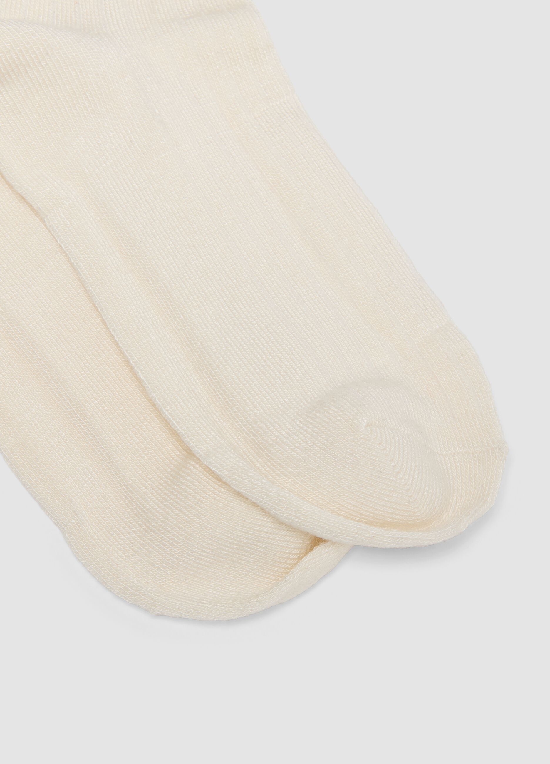 2-pack of brown and white stretch-fabric socks