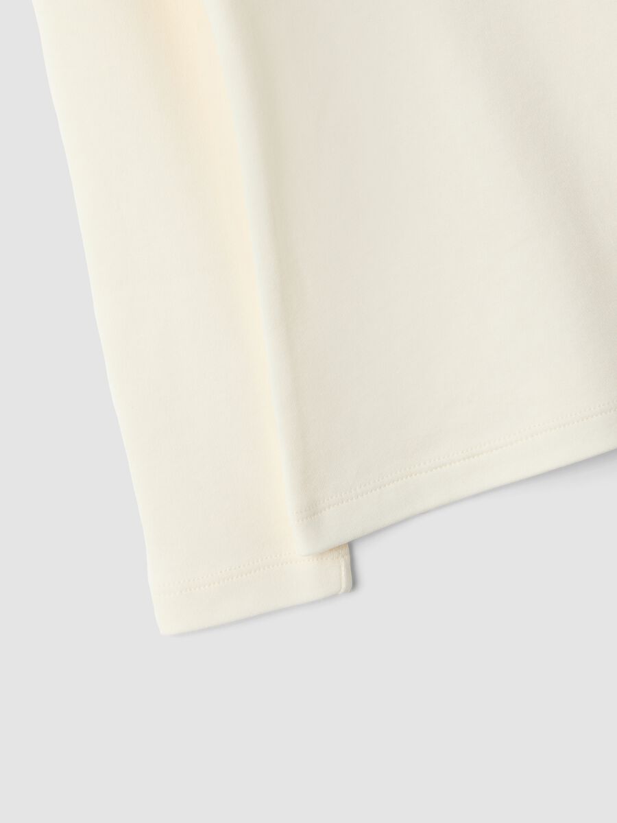 White pure organic cotton T-shirt with mock neck and animal print_3