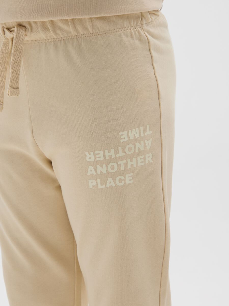 Boys' regular fit beige pure cotton trousers_2