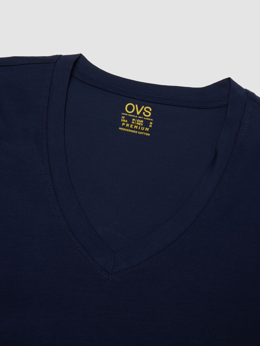 Blue T-shirt in pure mercerised cotton with deep V-neck_1