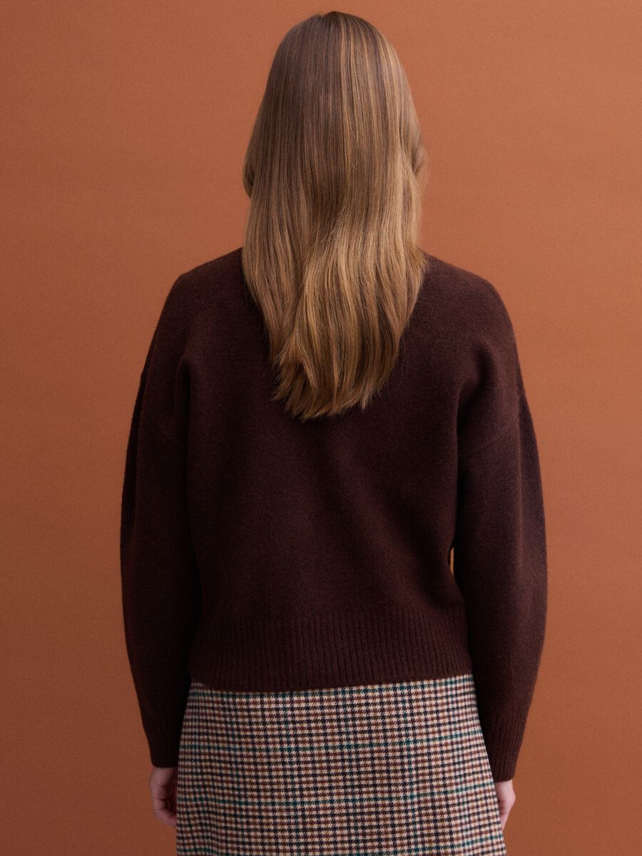 Dark brown crew-neck stretch wool jumper_3