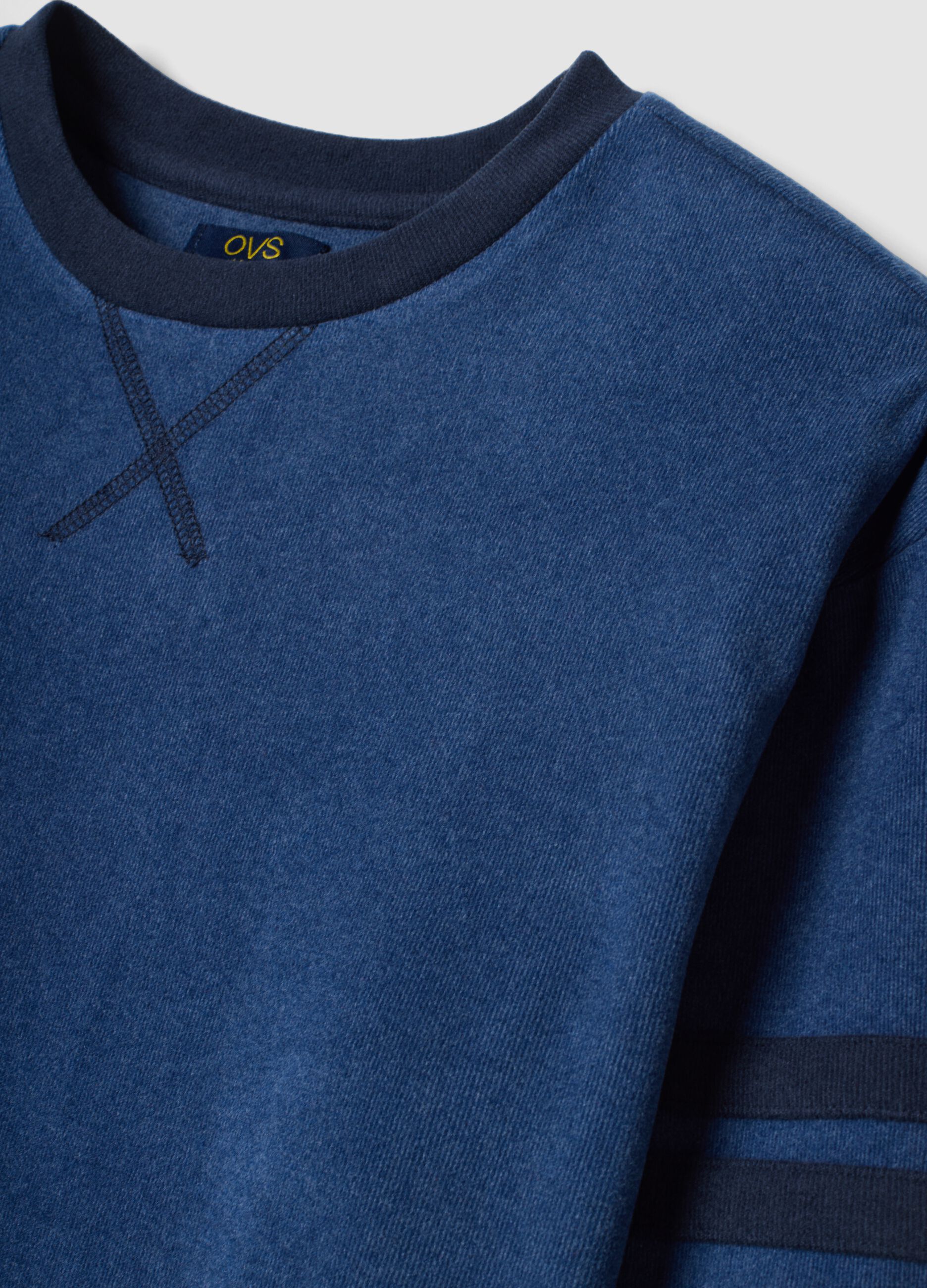 Pigiama lungo blu in tessuto elasticizzato con girocollo