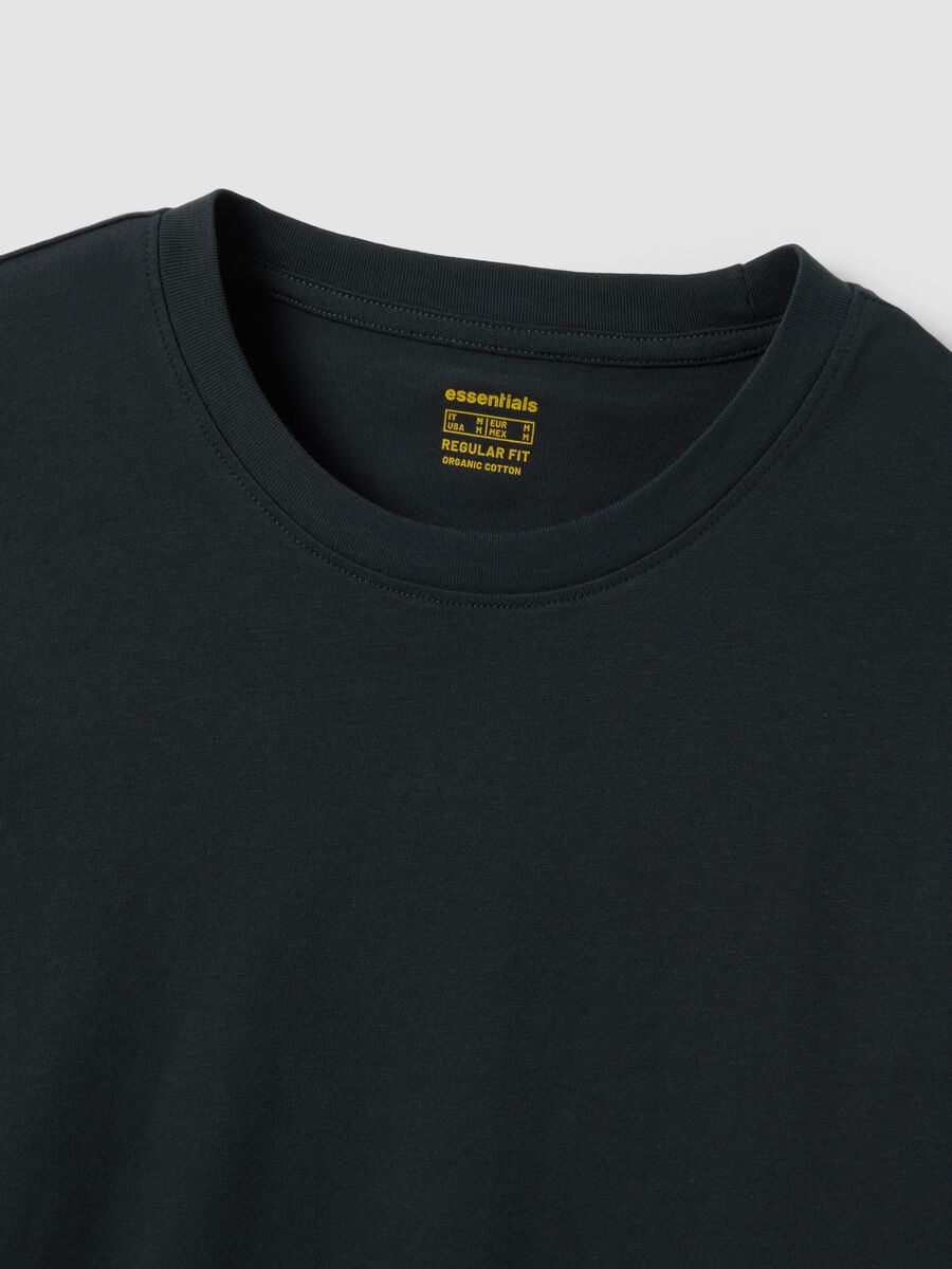Black long-sleeve crew-neck T-shirt in 100% organic cotton_1