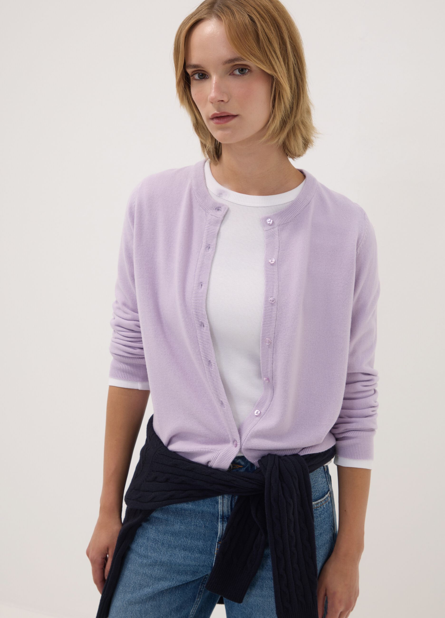 Cardigan viola girocollo regular fit con bottoni
