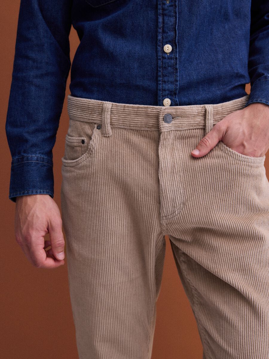 Pantaloni beige in cotone elasticizzato a coste regular fit_2