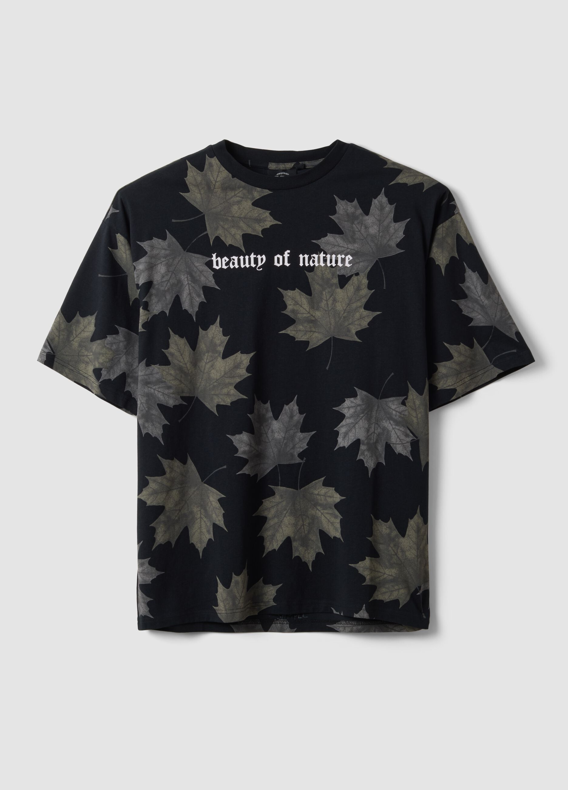 Black pure cotton T-shirt with "Beauty of nature" slogan