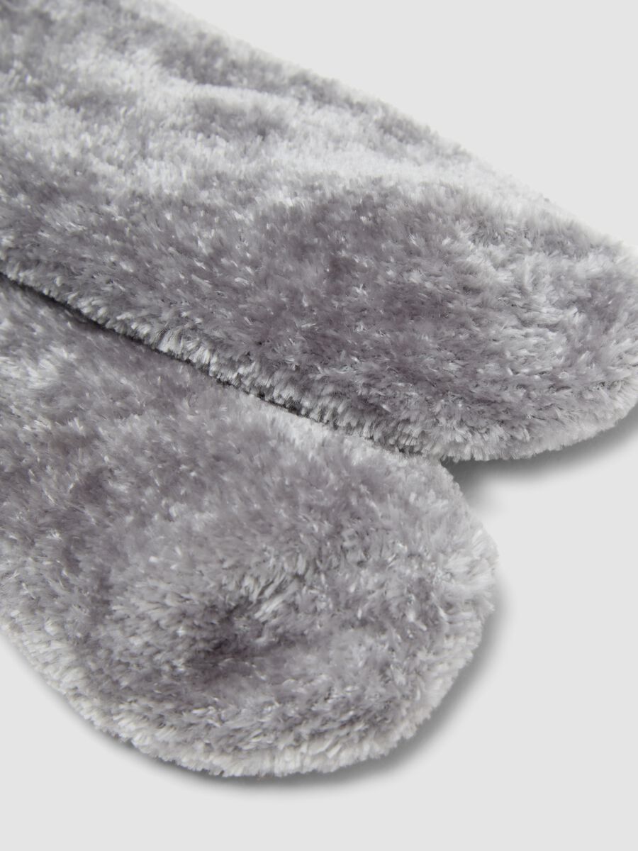 Grey stretch plush-effect socks_2