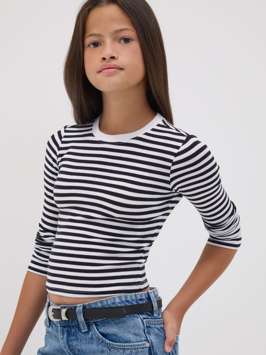 T-shirt nera a righe in cotone organico elasticizzato girocollo_1