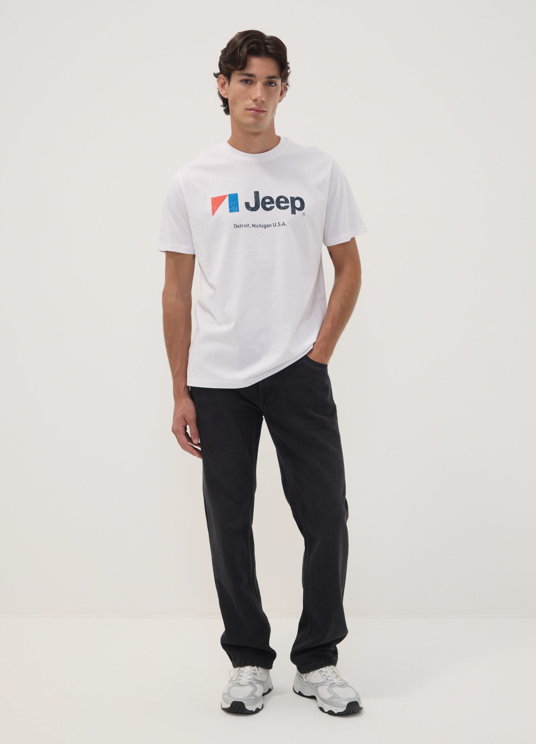 تيشيرت أبيض من قطن خالص بياقة دائرية مع طبعة Jeep