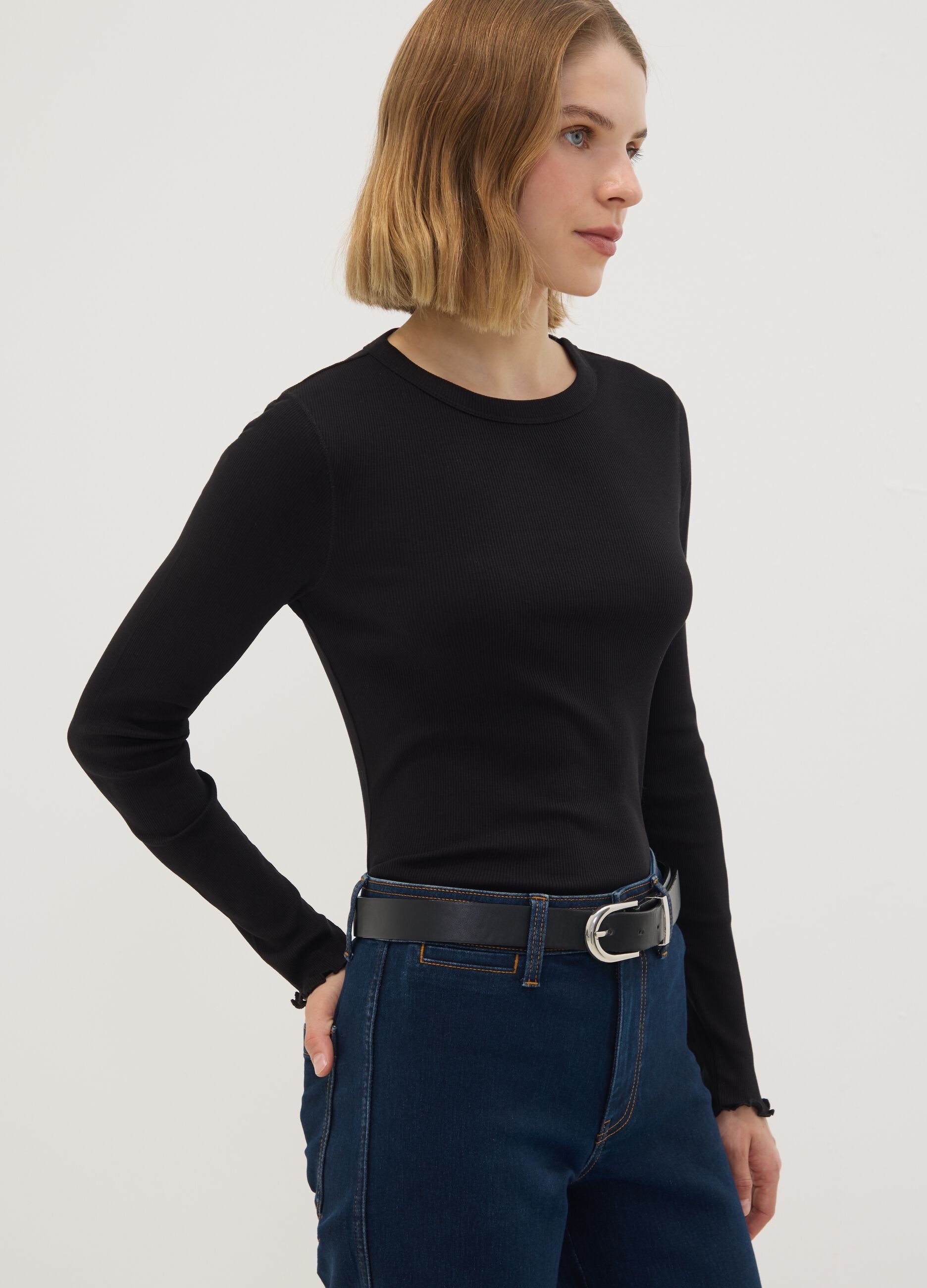 T-shirt nera in puro cotone a maniche lunghe girocollo regular fit