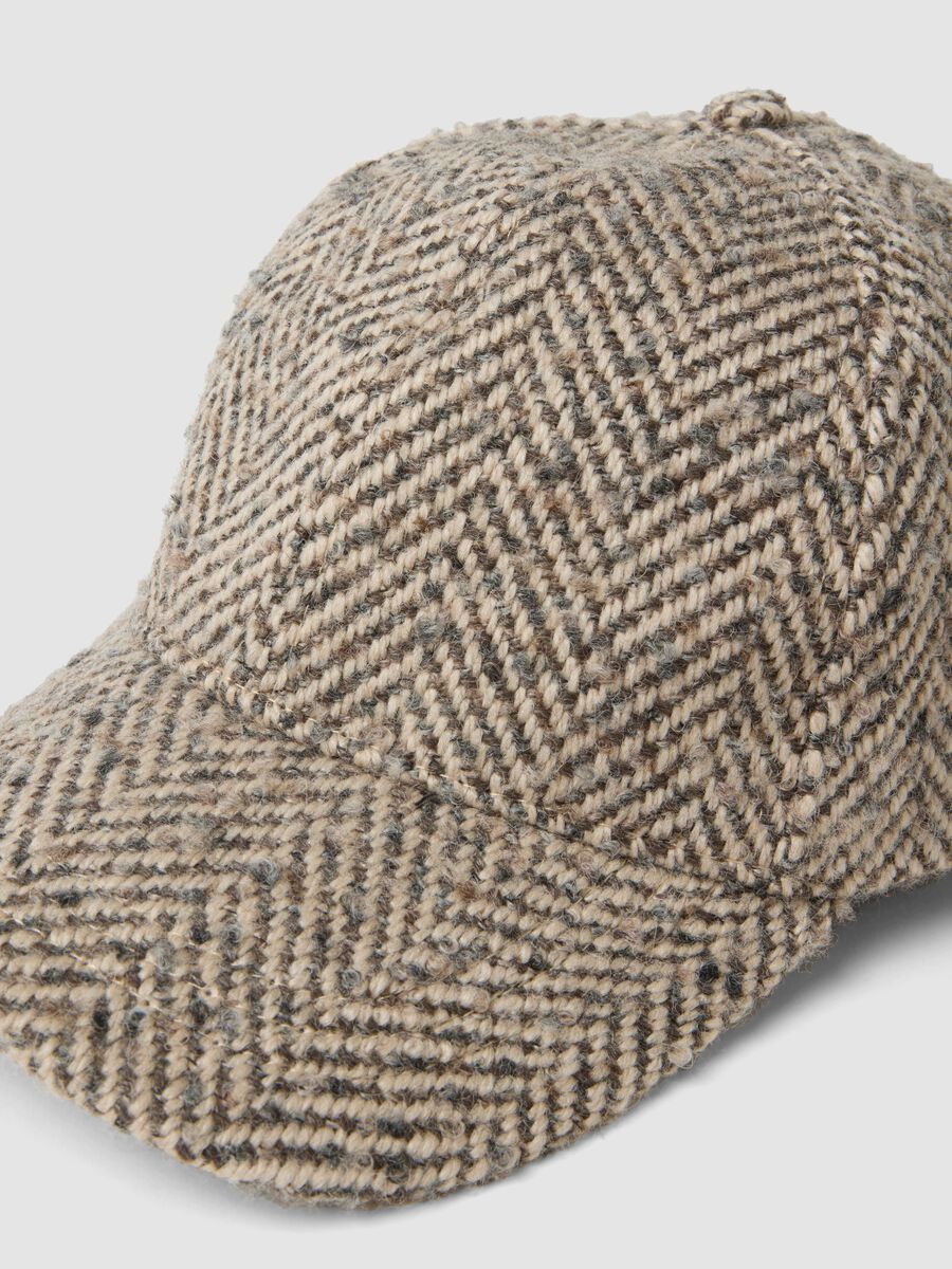 Beige wool-blend cap with patterned design_1