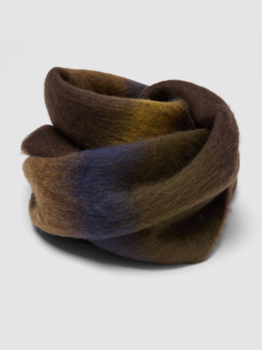 Brown ombr&eacute; scarf with fringes_2