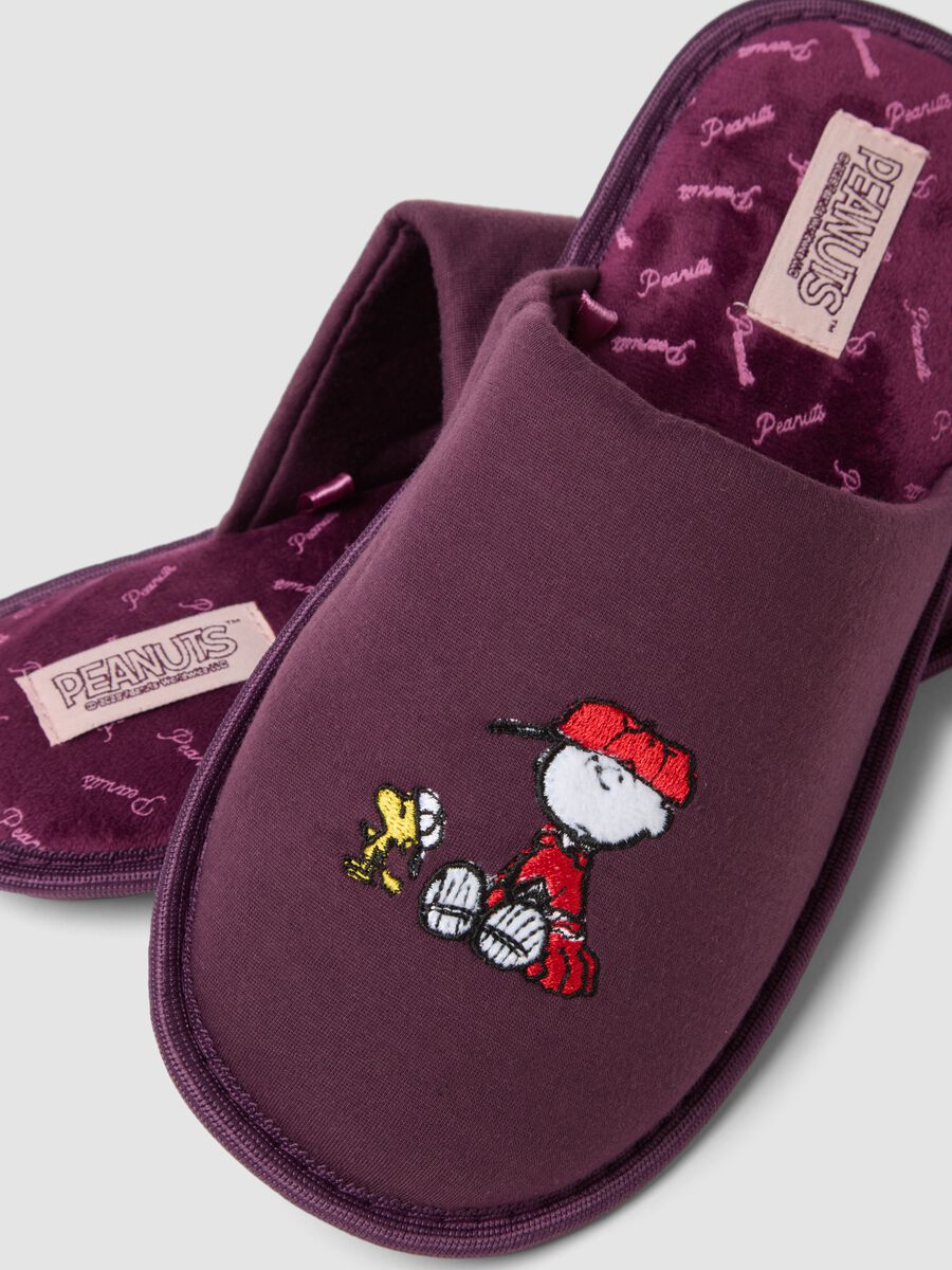 Mauve Purple Peanuts Embroidered Slippers_2