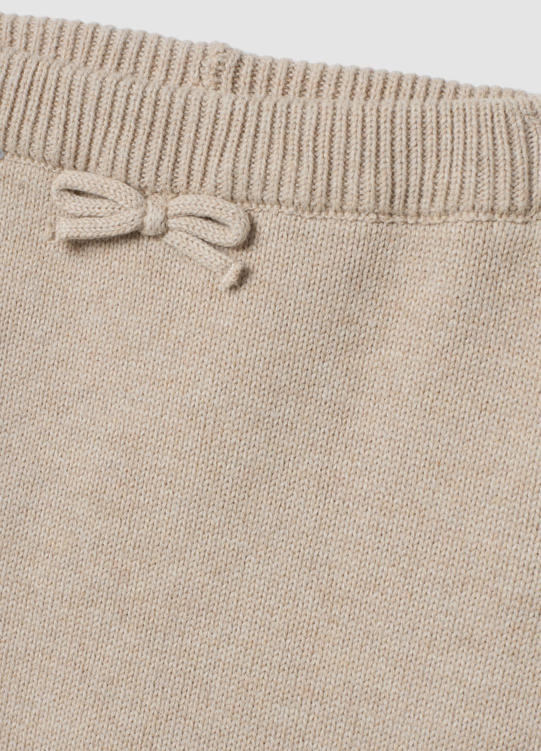 Completo beige in puro cotone organico a maglia