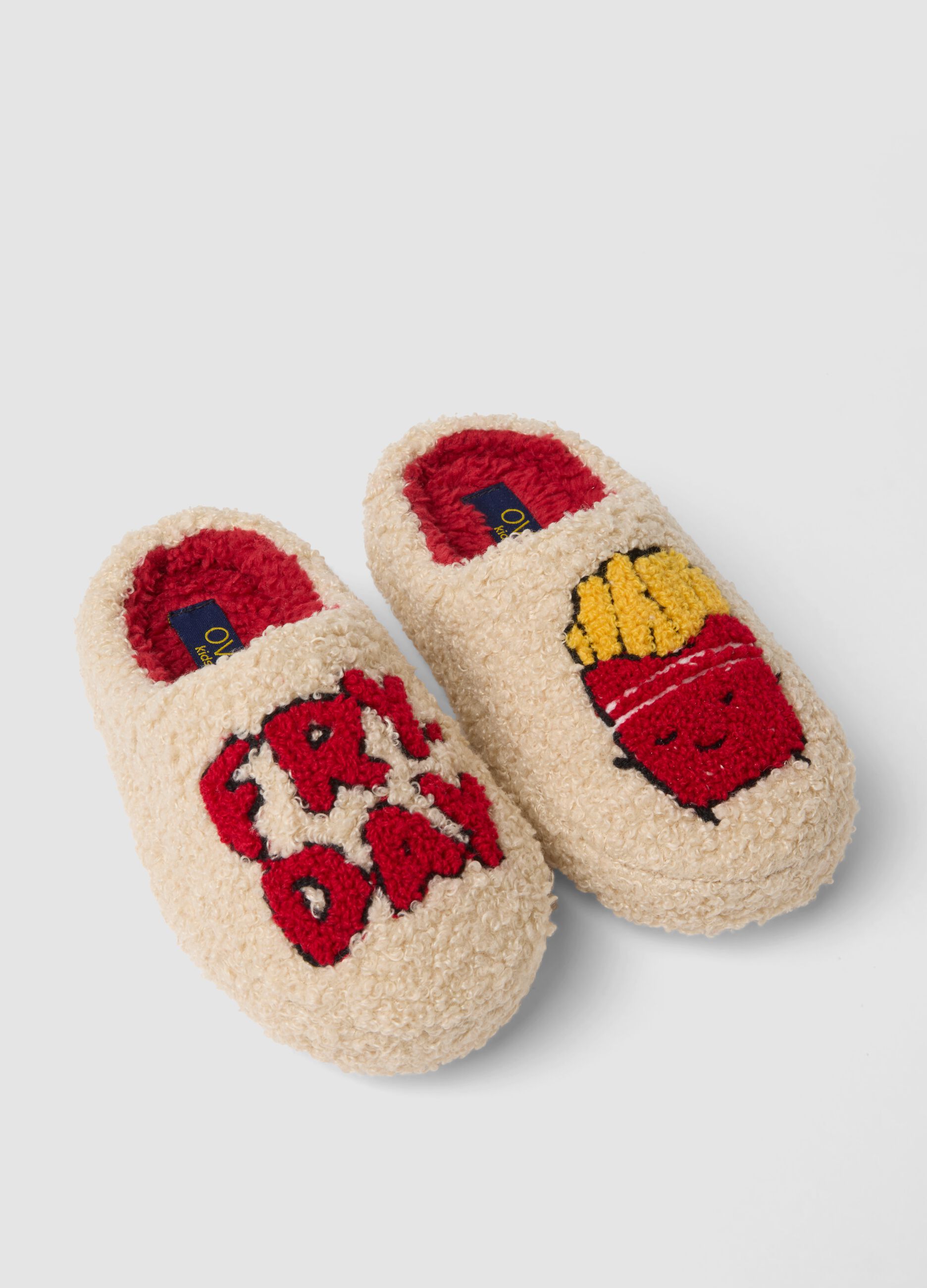 Beige slippers with contrasting embroidery