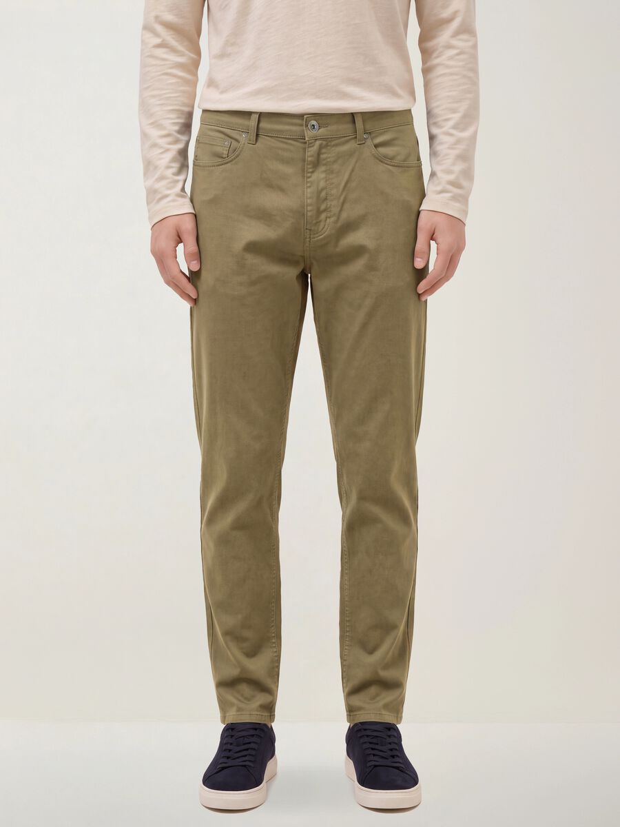 Pantaloni beige in twill di cotone elasticizzato carrot fit_1