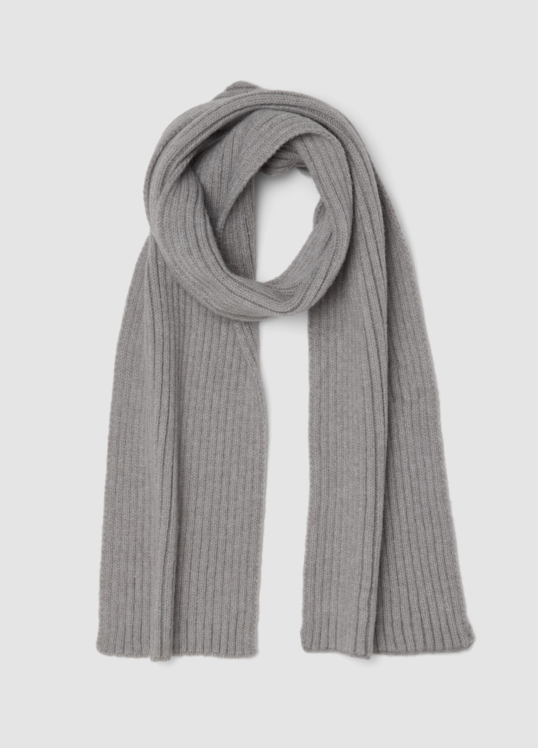 Sciarpa grigio melange a coste in maglia