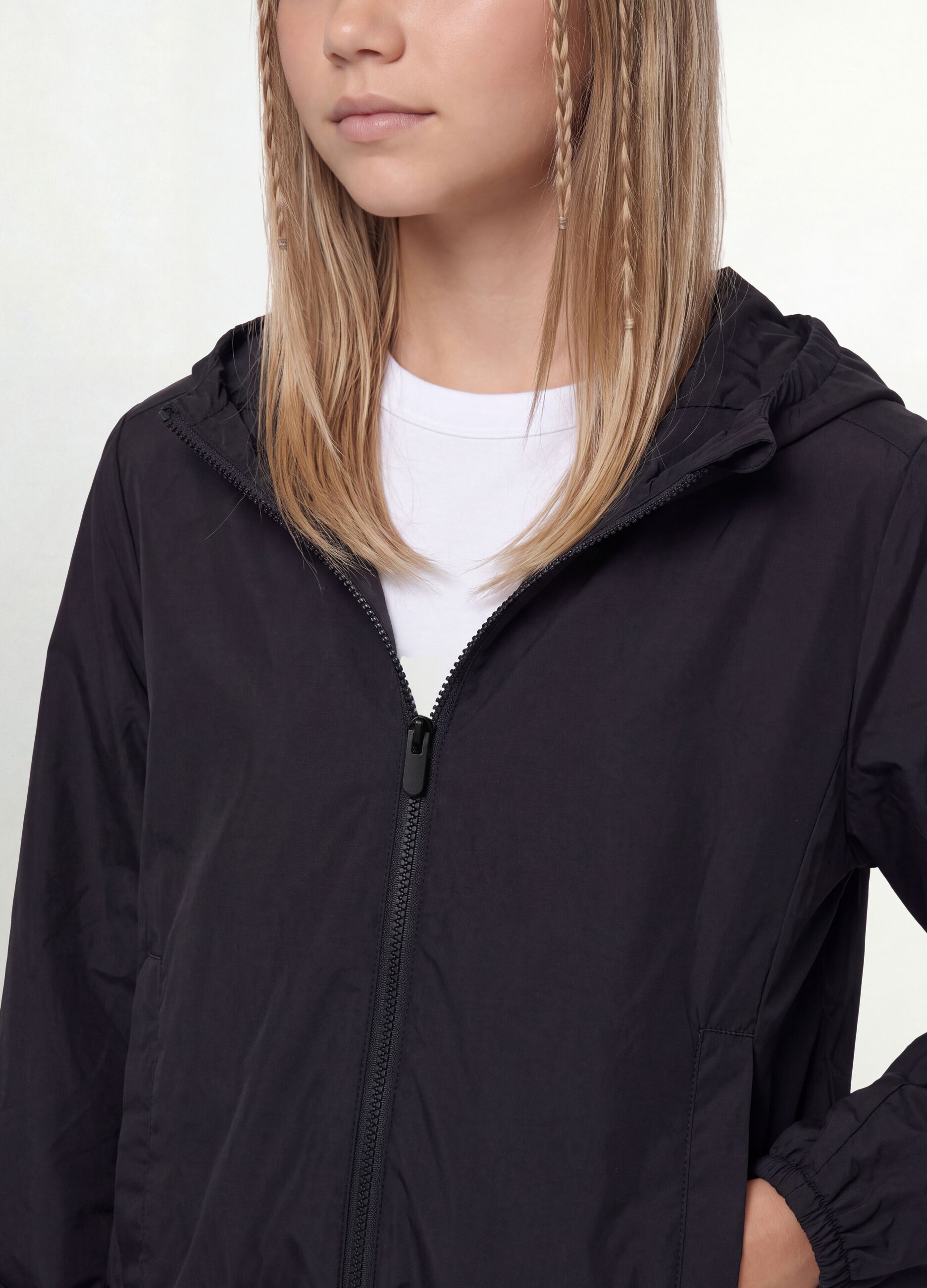 Black rain jacket with hood and zip for girls