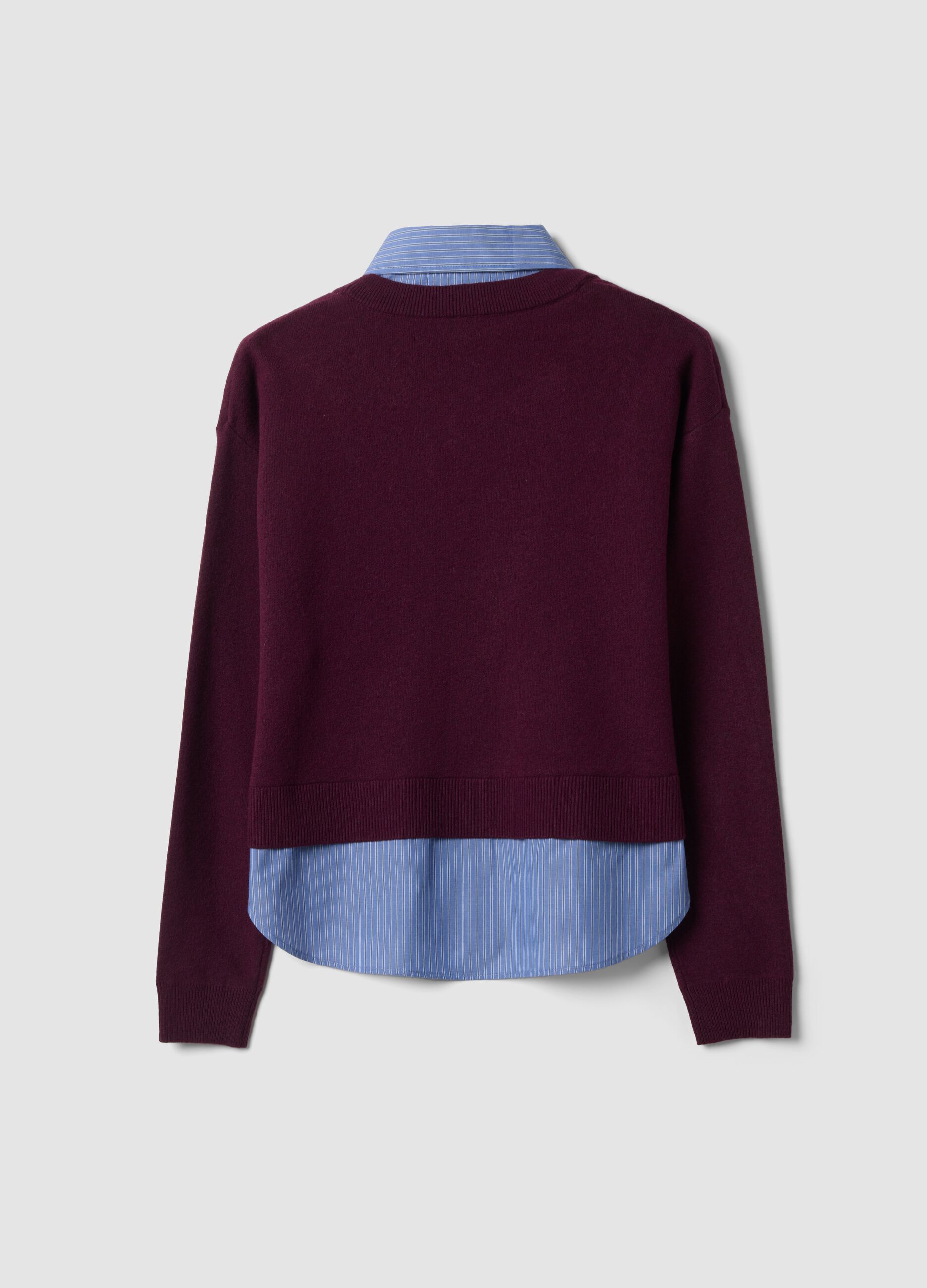 Maglia viola in misto viscosa e lana con scollo a V e inserto camicia