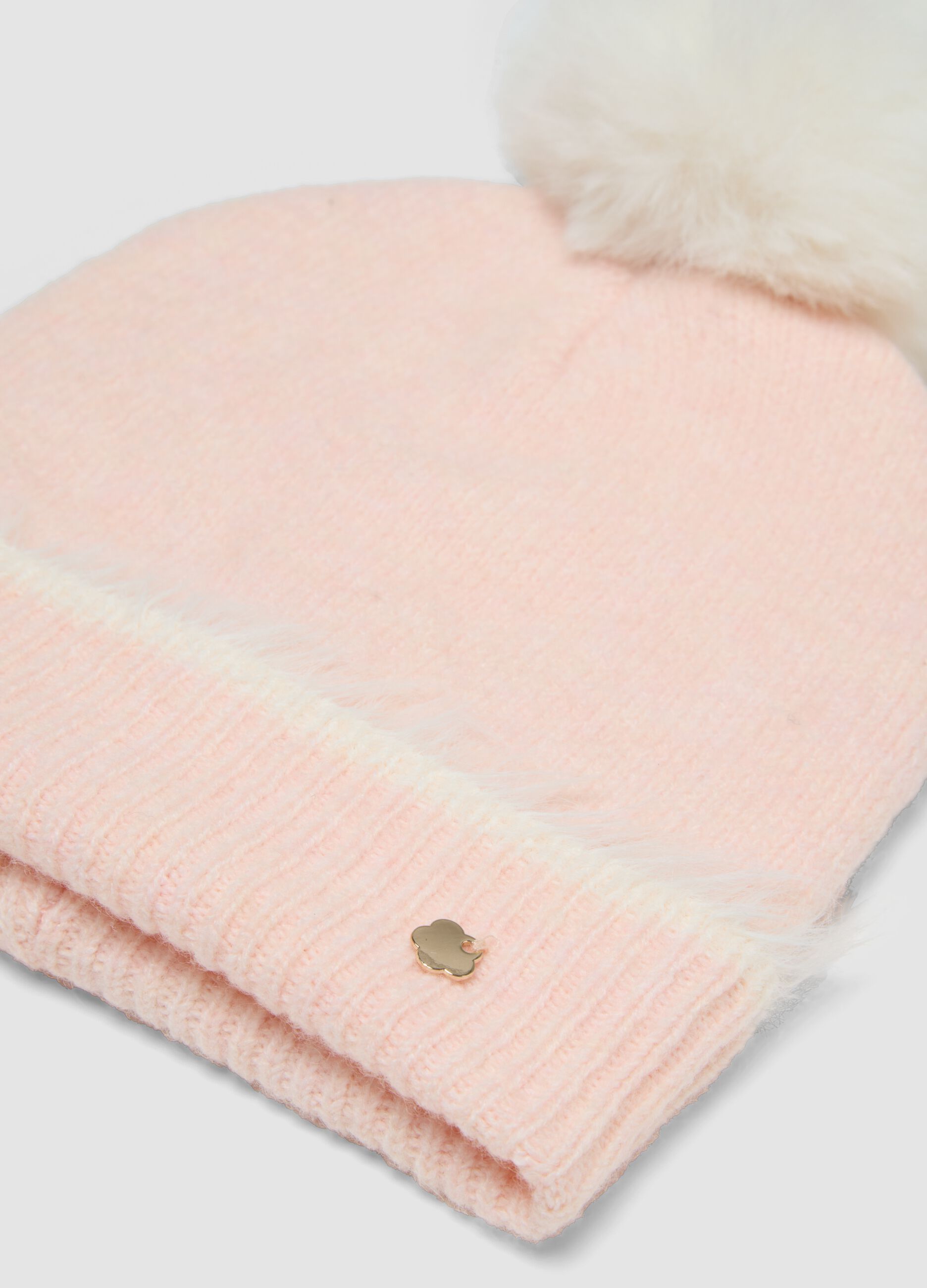 Cappello rosa in lana elasticizzata con pompon