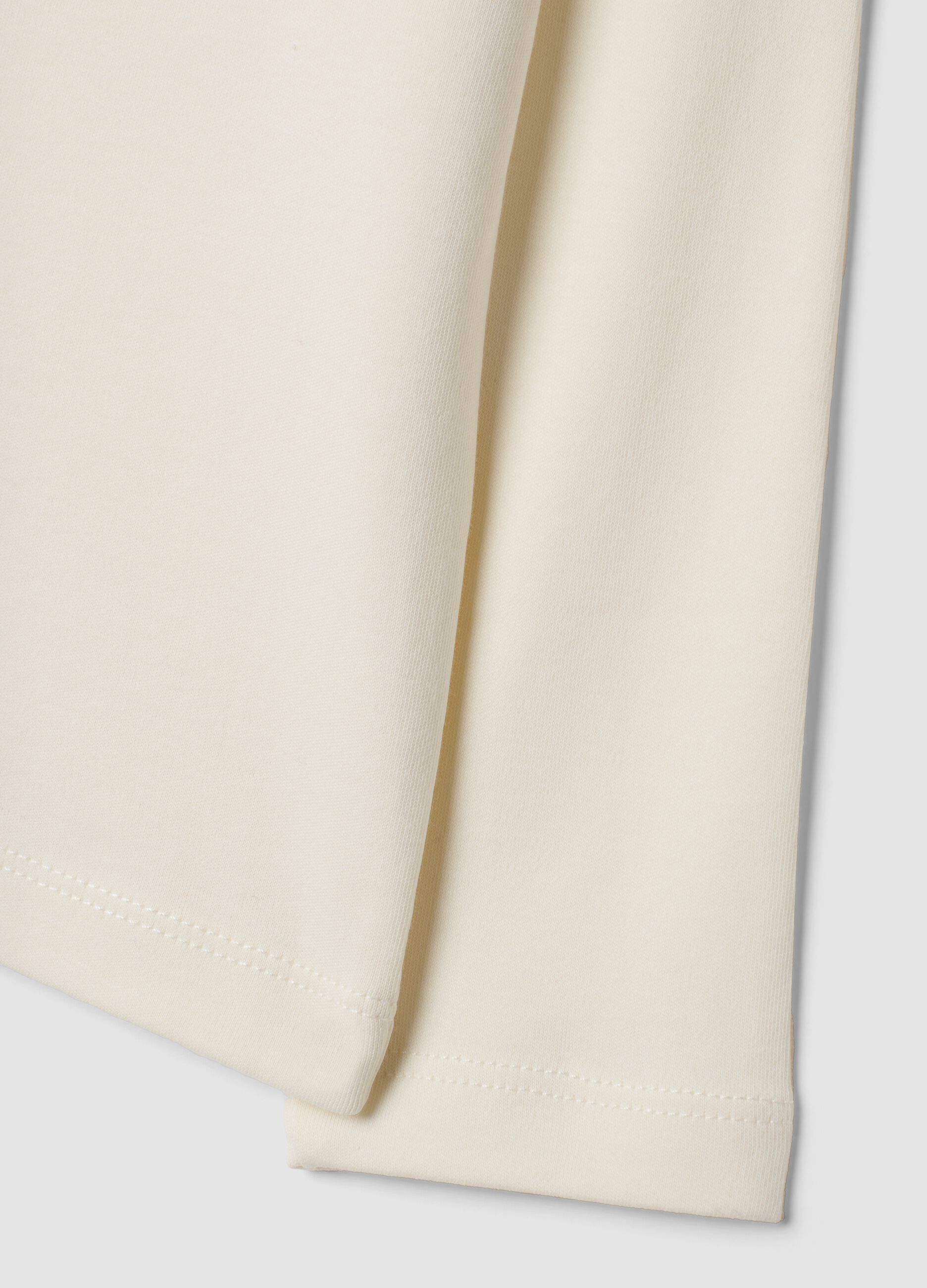 T-shirt bianca a dolcevita in puro cotone organico