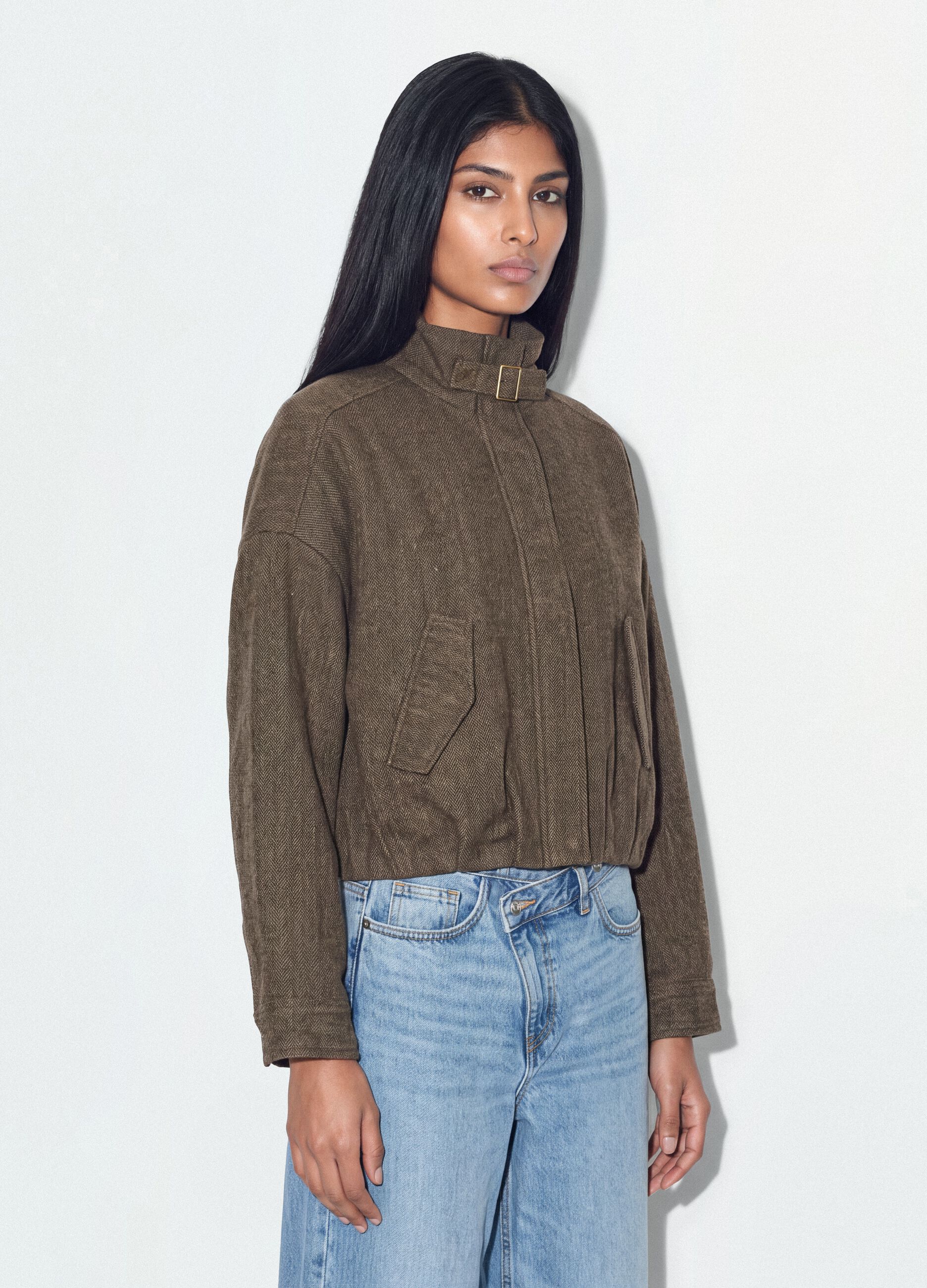 Giacca marrone regular con zip e fantasia spigata