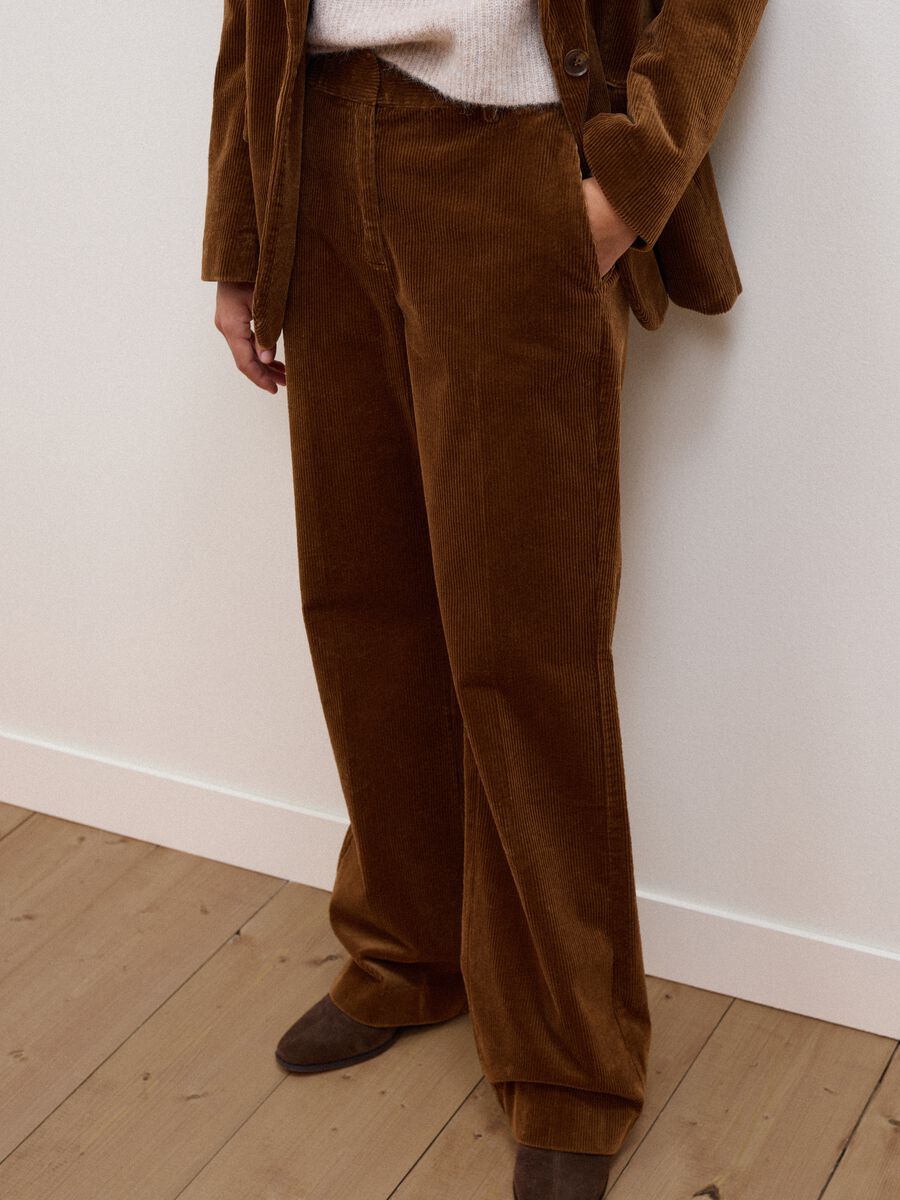 Brown flared ribbed stretch-cotton trousers_3