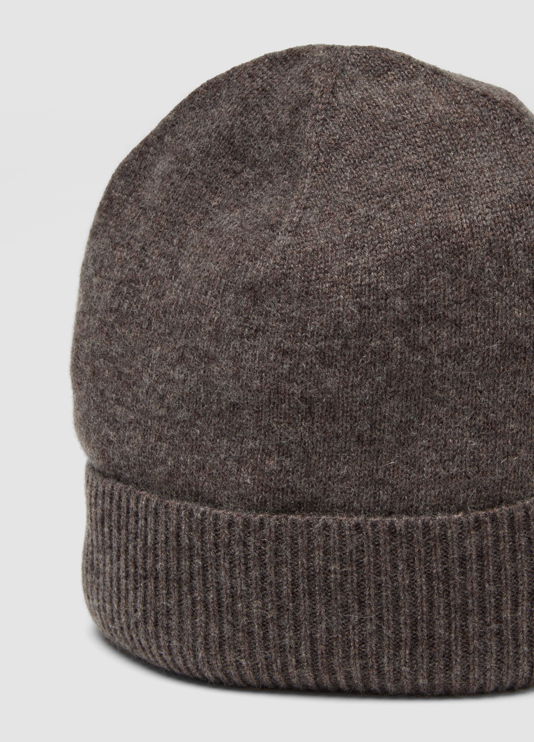 Berretto marrone in misto lana, cashmere e viscosa